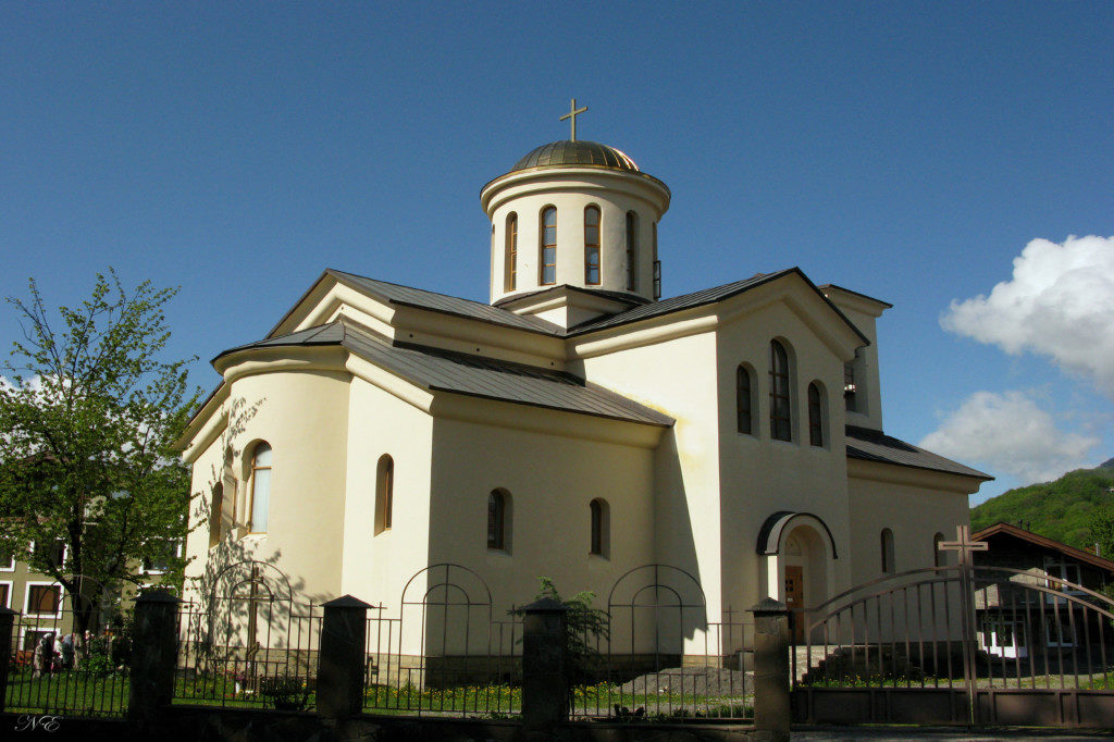Храм п. Красная поляна